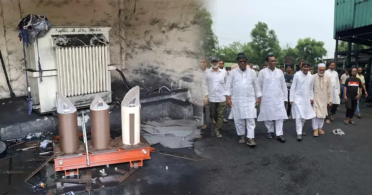 জেলার শীর্ষ নেতারা ঘটনাস্থল পরিদর্শনকালে তোলা ছবি